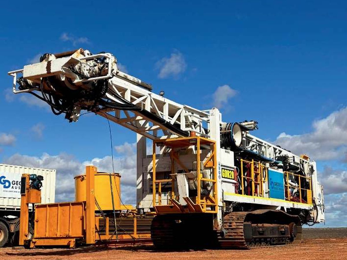 GDR20 UDR1500 track-mounted deep hole drill rig